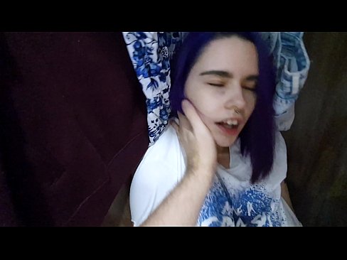 ❤️ מצאתי את אחותי בארון ועזרה לה לגמור ❤ סופר-סקס אצלנו ❤